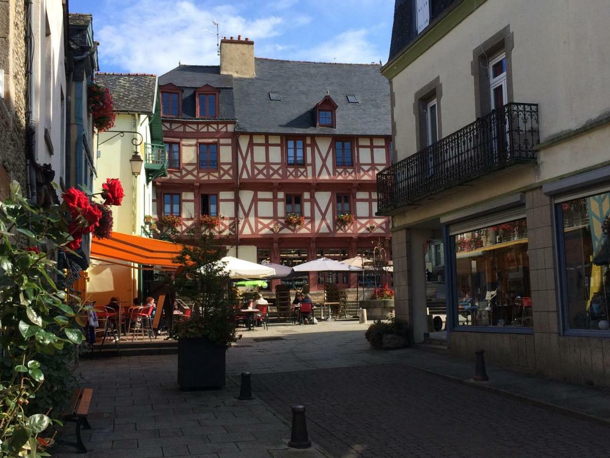Hotel La Maison De Ville Josselin Exterior foto